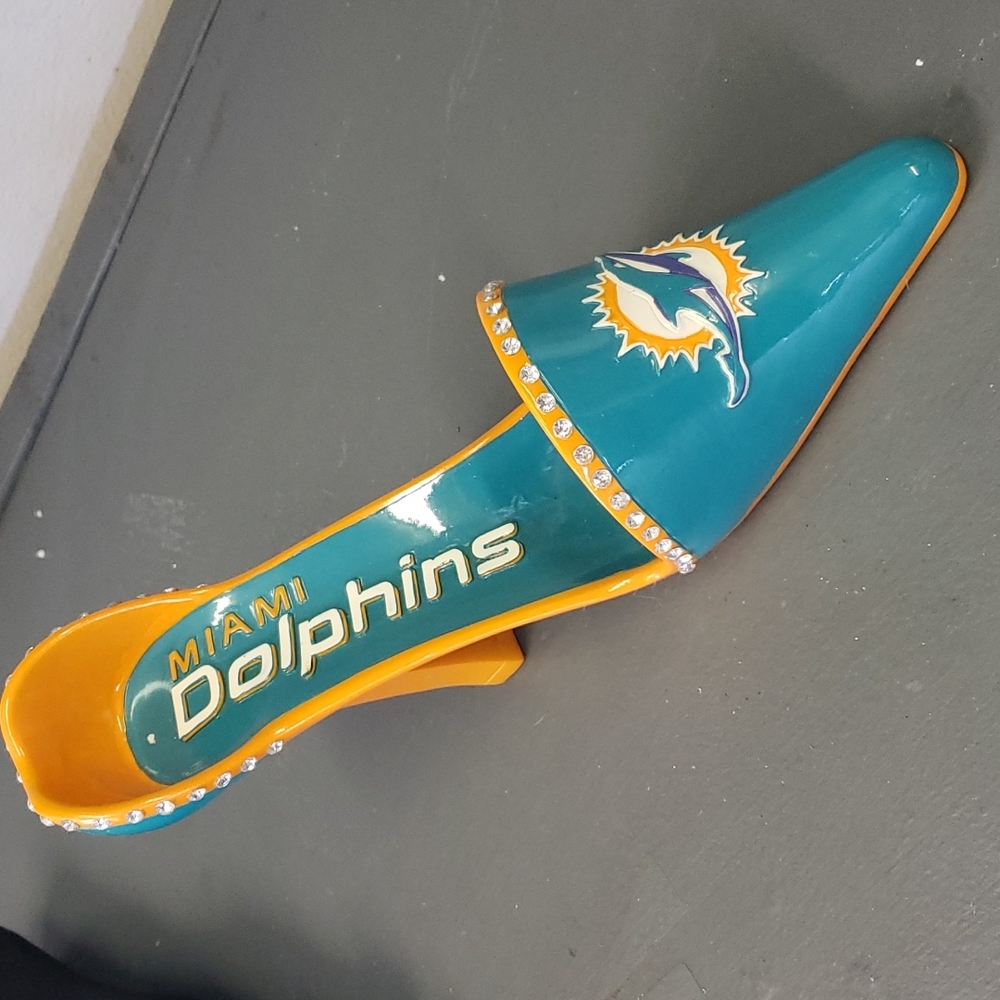 Miami dolphins wine holder. Nfl.